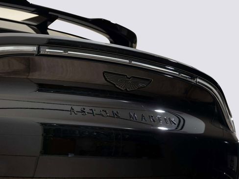 Used 2025 Aston Martin DBX 707 image 41
