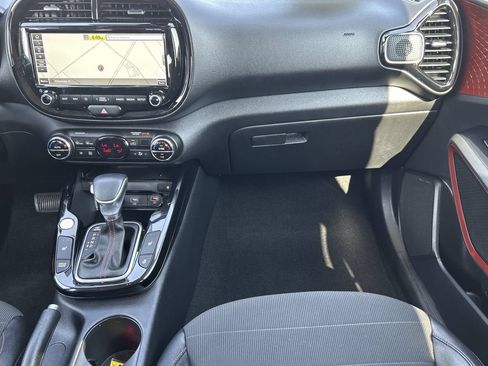 Used 2020 Kia Soul GT-Line Turbo FWD image 17