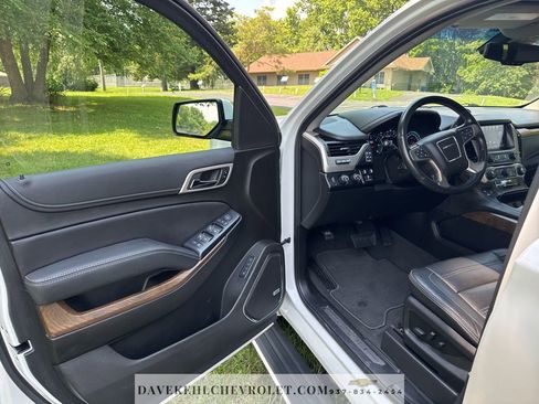 Used 2019 GMC Yukon Denali w/ Denali Ultimate Package image 9