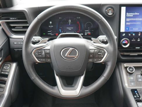 Used 2025 Lexus GX 550 w/ Cold Area Package AWD/4WD image 25