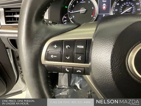 Used 2016 Lexus ES 350 w/ Luxury Package w/Wood Trim FWD image 40