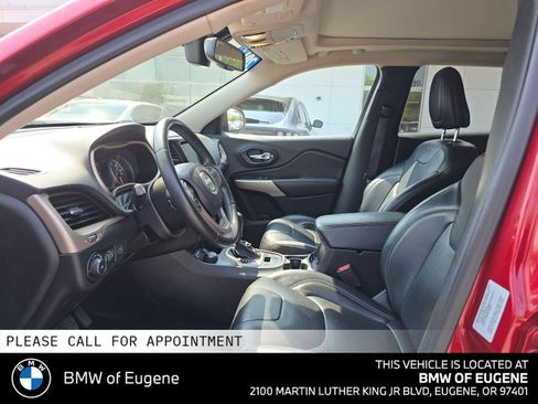 Used 2017 Jeep Cherokee Limited w/ Luxury Group AWD/4WD image 20