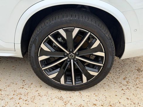 Certified 2025 Volvo XC90 B6 Plus AWD/4WD image 8