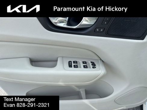 Used 2022 Volvo XC60 T8 Inscription AWD/4WD image 18