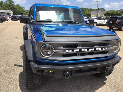 Certified 2022 Ford Bronco Big Bend w/ Sasquatch Package AWD/4WD image 7