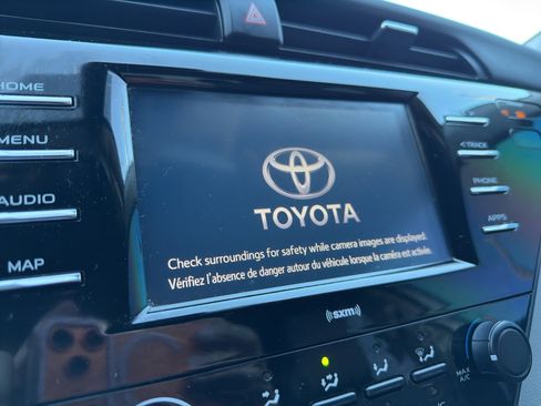 Used 2020 Toyota Camry LE image 27