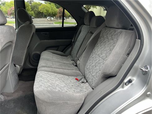 Used 2008 Kia Sorento 2WD image 11