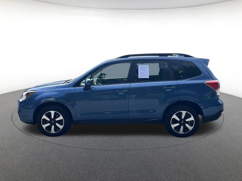 Used 2017 Subaru Forester 2.5i Premium AWD/4WD image 2