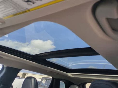 Used 2015 Jeep Cherokee Limited image 18