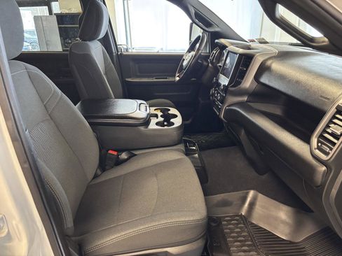 Used 2024 RAM 2500 Tradesman w/ Chrome Appearance Group image 20