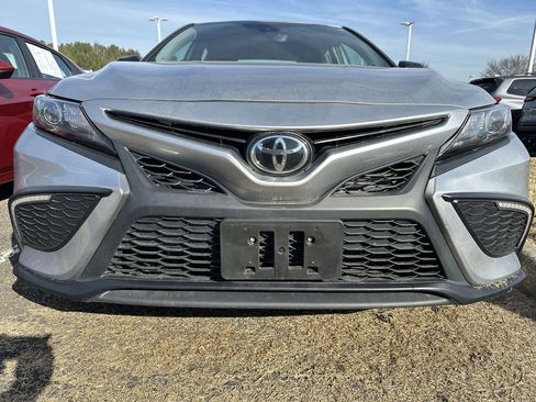 Used 2024 Toyota Camry SE image 25