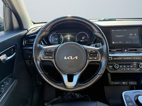 Used 2022 Kia Niro EX w/ Cold Weather Package image 12
