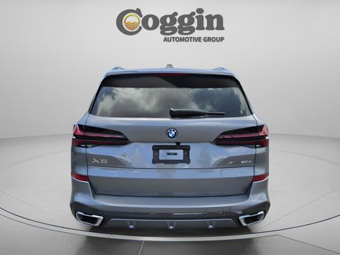 New 2026 BMW X5 xDrive50e w/ Executive Package image 4