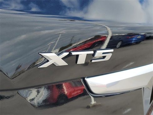 Used 2025 Cadillac XT5 Premium Luxury image 31