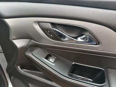 Used 2023 Chevrolet Traverse LT w/ LPO, Floor Liner Package image 51