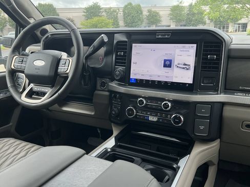 New 2026 Ford F450 Platinum w/ Platinum Plus Package AWD/4WD image 3