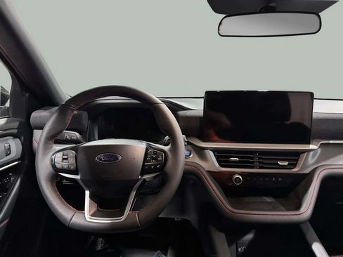 Used 2026 Ford Explorer ST-Line w/ ST-Line Street Pack AWD/4WD image 18