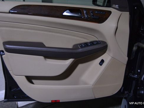 Used 2012 Mercedes-Benz ML 350 BlueTEC 4MATIC w/ Premium 2 Pkg image 9