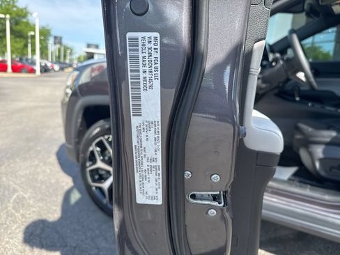 Used 2024 Jeep Compass Limited AWD/4WD image 43