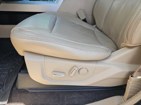 Used 2018 Ford F150 Lariat w/ Equipment Group 502A Luxury AWD/4WD image 12