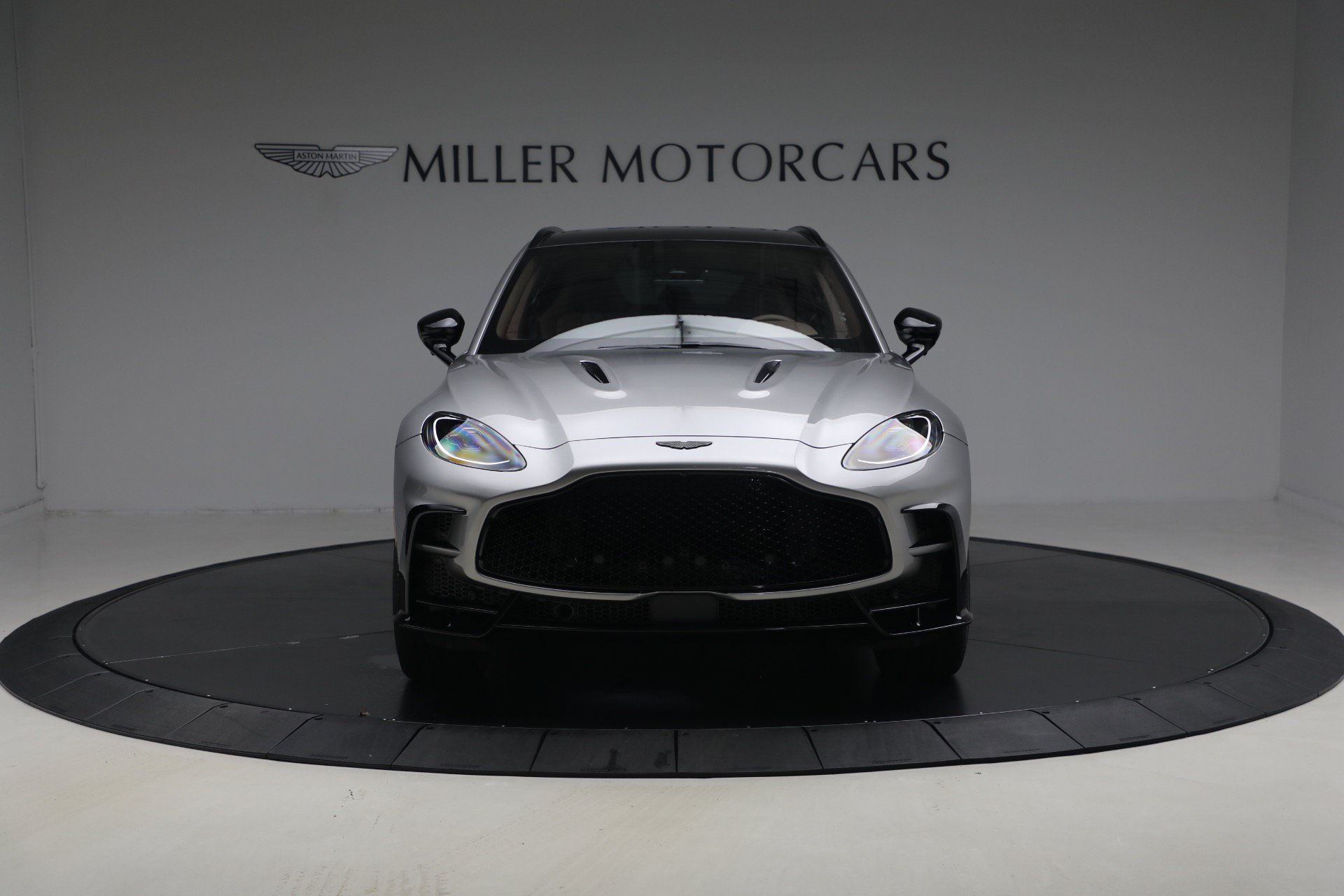 Used 2026 Aston Martin DBX 707 AWD/4WD image 12