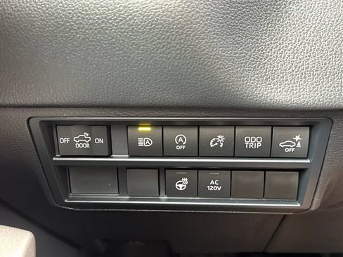 Used 2026 Toyota Tundra Limited AWD/4WD image 28