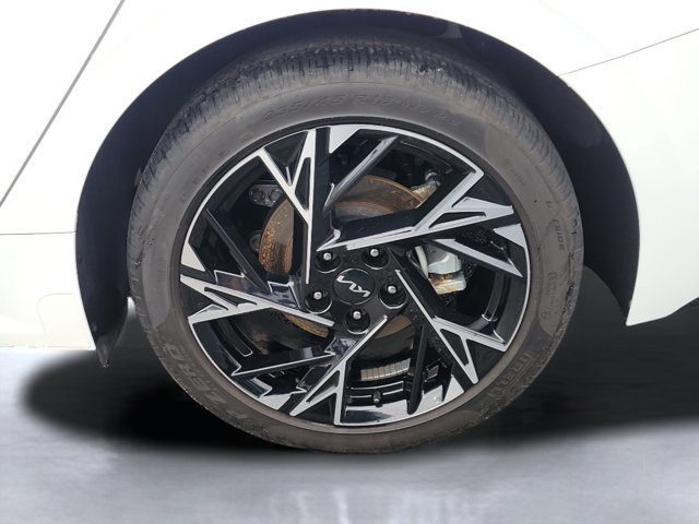 Used 2025 Kia K5 GT-Line w/ GT-Line Premium Package FWD image 9