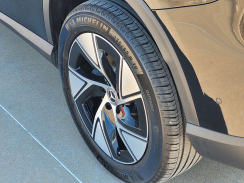 Used 2024 Mercedes-Benz GLC 300 4MATIC image 7