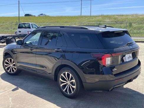 New 2026 Ford Explorer ST-Line RWD image 5