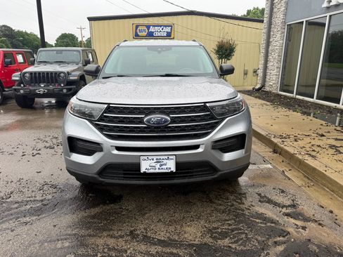 Used 2022 Ford Explorer XLT w/ Class IV Trailer Tow Package AWD/4WD image 3