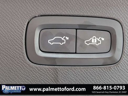 Used 2020 Volvo XC90 T5 Momentum FWD image 13
