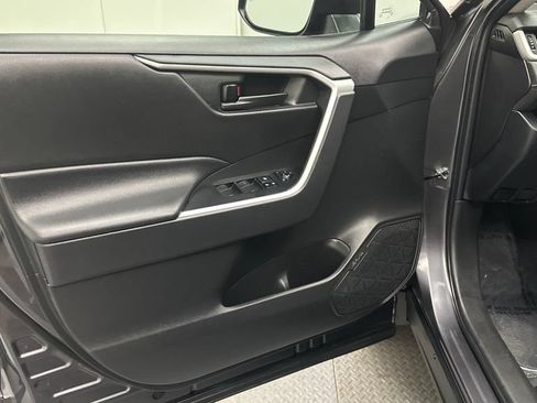 Used 2023 Toyota RAV4 LE AWD/4WD image 15