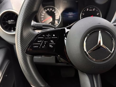 Used 2025 Mercedes-Benz Sprinter 2500 image 18