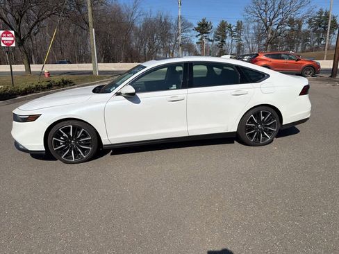 Used 2023 Honda Accord Touring image 6