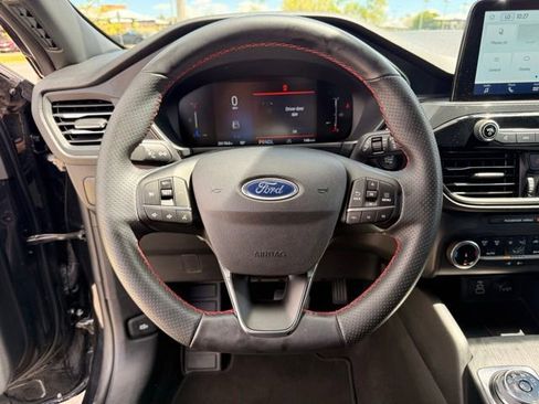 Used 2025 Ford Escape ST-Line AWD/4WD image 13