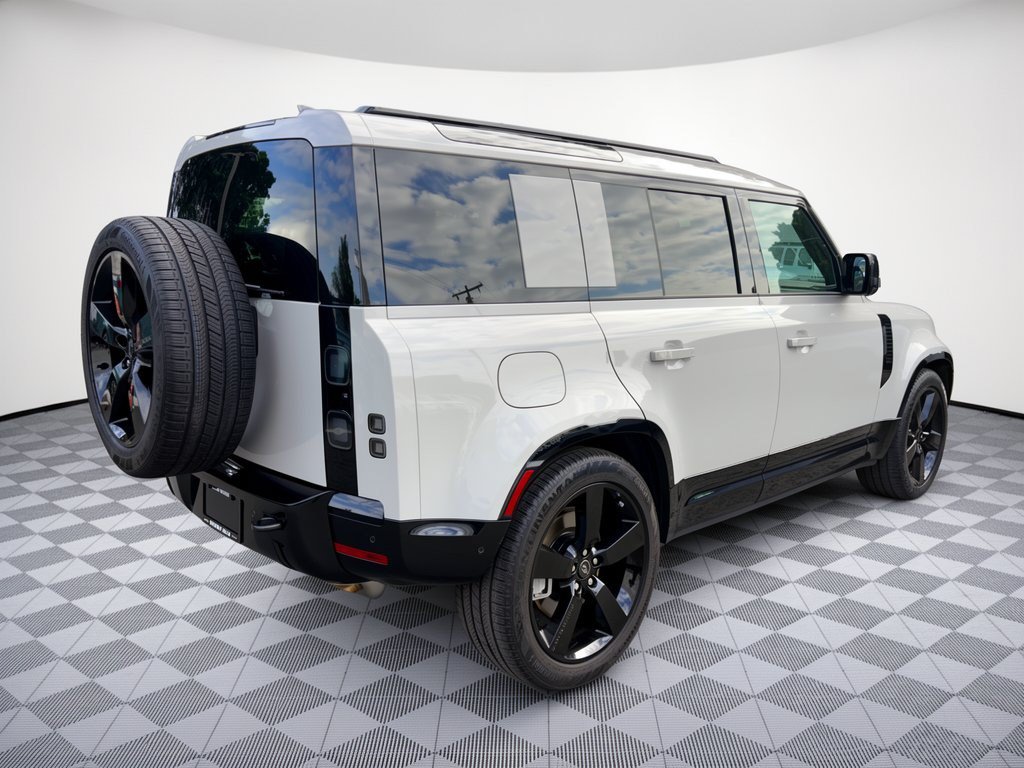 Used 2026 Land Rover Defender 110 X-Dynamic SE AWD/4WD image 9