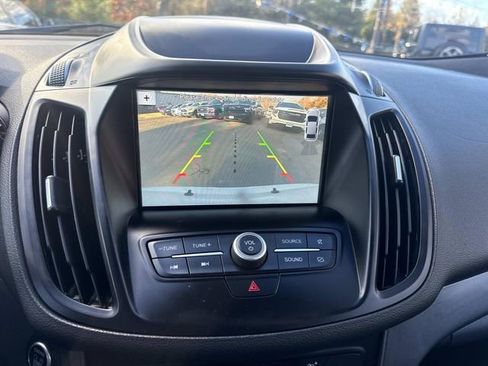 Used 2019 Ford Escape SEL image 28