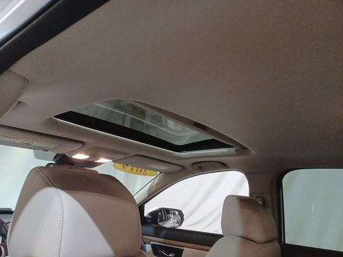 Used 2019 Honda CR-V Touring image 16