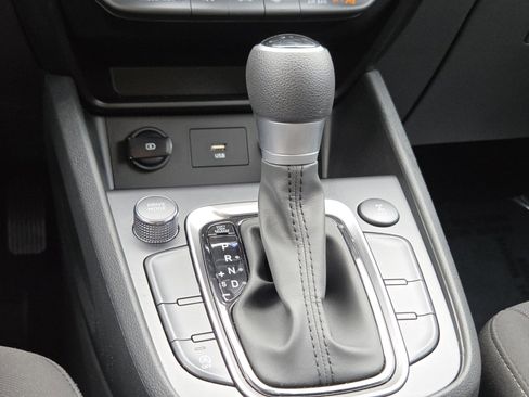 Used 2023 Hyundai Kona SEL AWD/4WD image 33