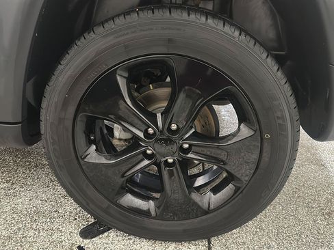 Used 2019 Jeep Compass Latitude AWD/4WD image 14