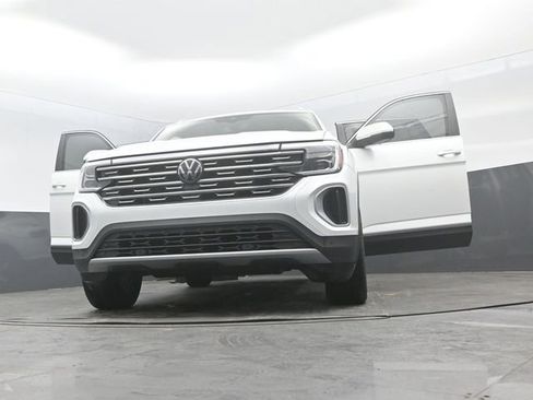 Used 2024 Volkswagen Atlas SEL image 34