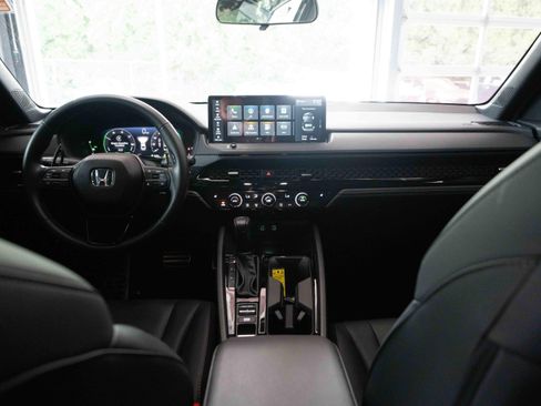 Used 2025 Honda Accord Sport image 20