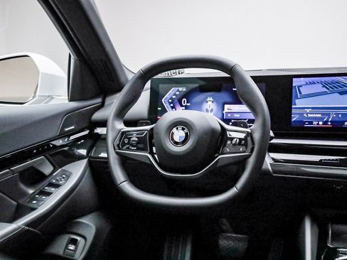 Certified 2025 BMW 530i w/ Premium Package image 16