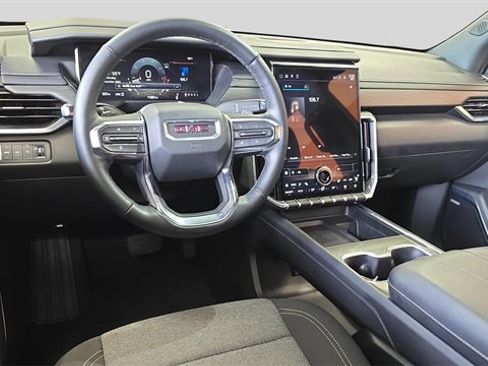 Used 2025 GMC Acadia Elevation image 17