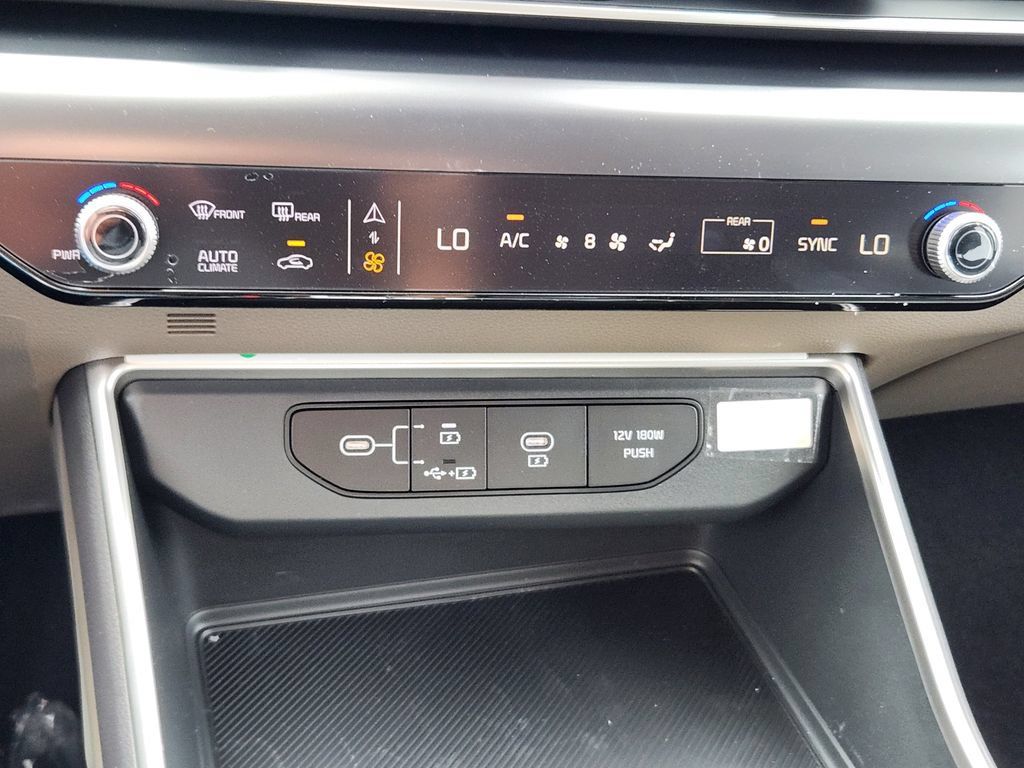New 2026 Kia Carnival FWD image 14