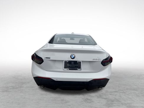 Used 2025 BMW 230i xDrive Coupe w/ Premium Package image 9