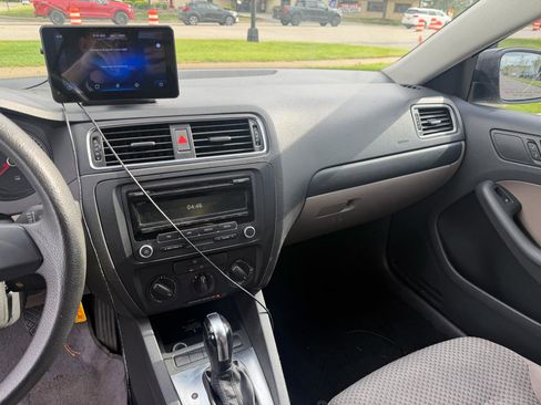 Used 2012 Volkswagen Jetta Sedan FWD image 12