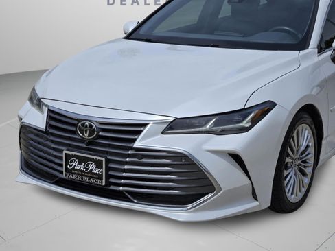 Used 2019 Toyota Avalon Limited w/ Advanced Safety Package FWD image 30