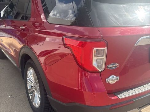 Used 2021 Ford Explorer King Ranch w/ Premium Technology Package RWD image 3
