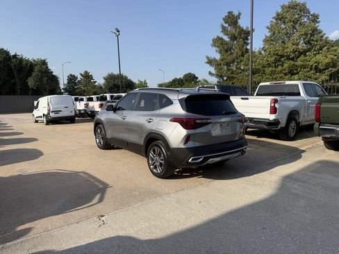 Used 2023 Kia Seltos S FWD image 4